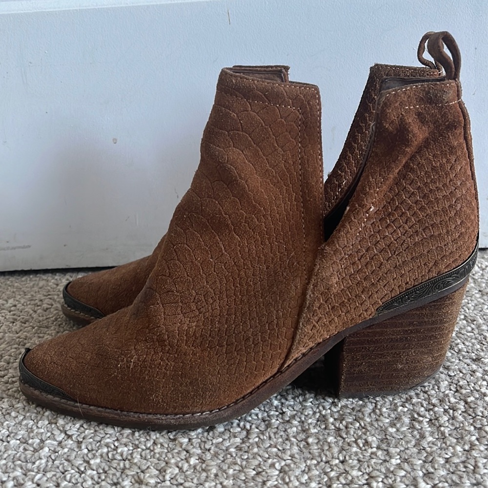Jeffrey Campbell Suede booties